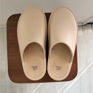 Wild Fable Taupe Slide Sandals